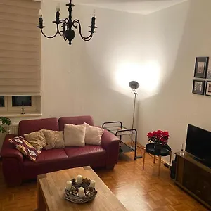 Schone Altbauwohnung Mit Grun In Ruhiger Lage Apartment Leipzig