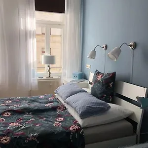Gruenderzeitwohnung In Beliebter Suedvorstadt Apartment Leipzig